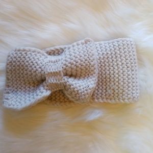 NWOT Knitted Bow Headband 🎀🎀🎀